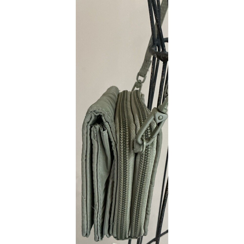 Vera Bradley Ultralight Wallet Crossbody Deep Lichen Green Purse EUC - Picture 3 of 9